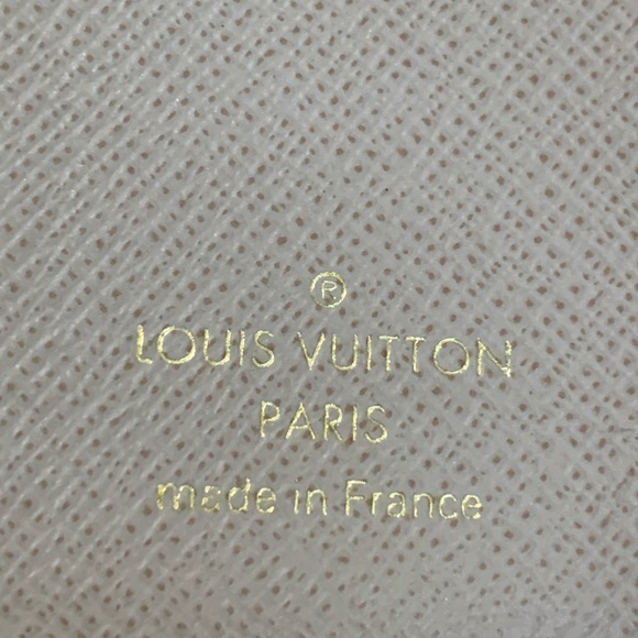 Louis Vuitton Twist Compact Wallet In Epi
leather (galet tone) - Picture 4 of 16